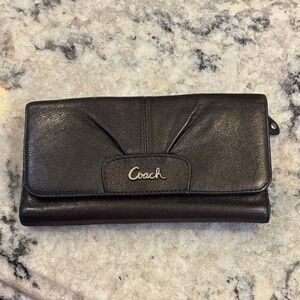 Coach Black Leather Clutch Wallet brown/black color size :8x4.5 new never used,